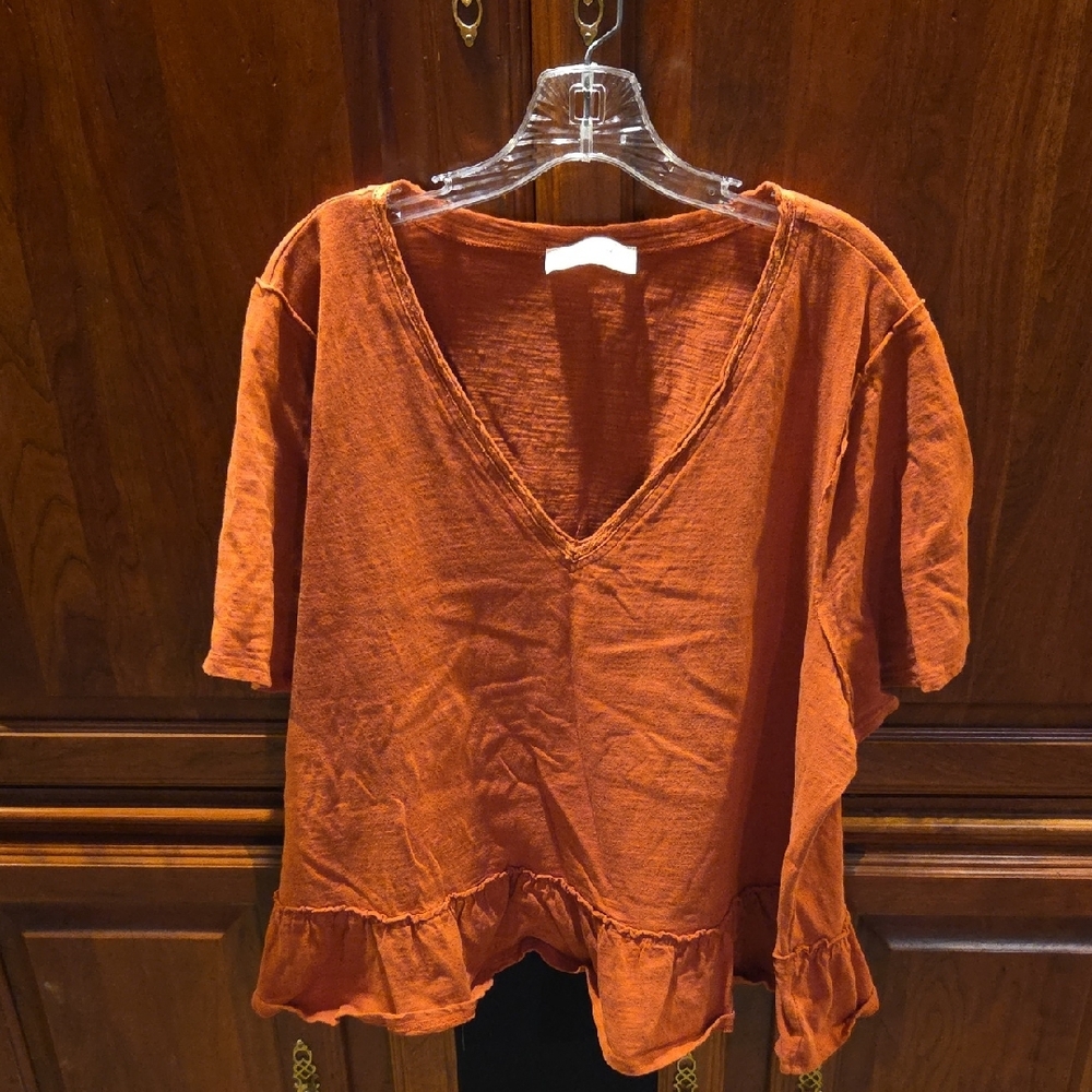 Arula Rust Colored V-Neck Top